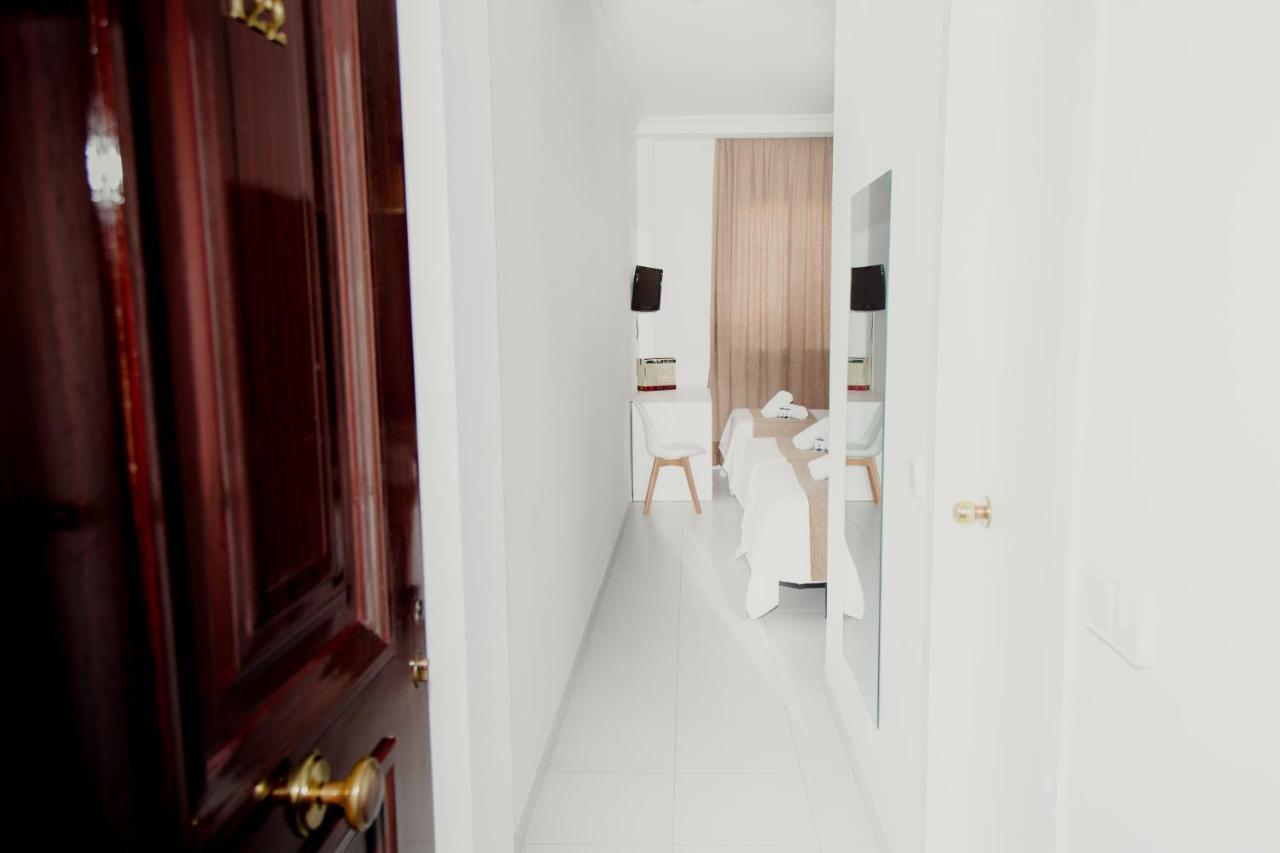 Hotel Olive Осуна Екстериор снимка